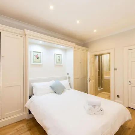 Self Catering , City Centre Apartment With Parking Edinburgh Exterior photo