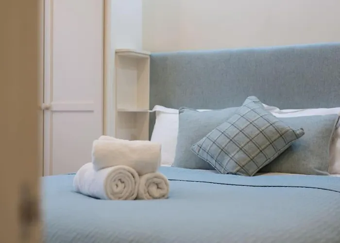 Self Catering , City Centre Apartment With Parking