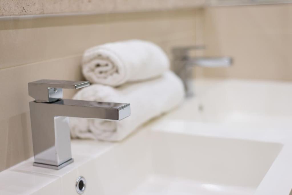 Self Catering , Centre With Parking Appartamento